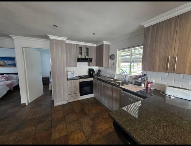 3 BEDROOM TOWNHOUSE FOR SALE IN VAALPARK